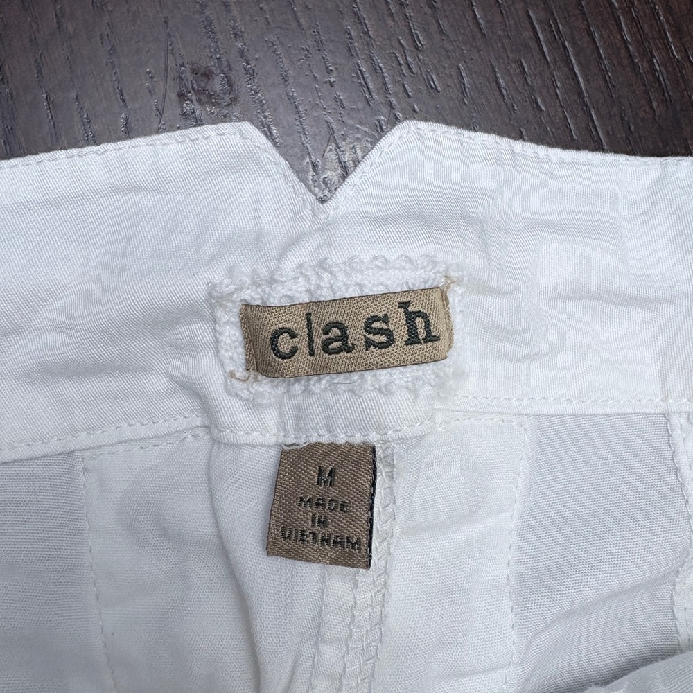 Women's White Capris with Button and lace-up back Detail size M - Picture 3 of 8